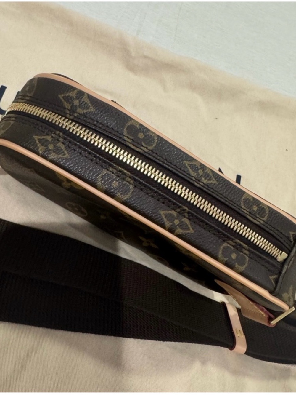 Louis Vuitton Monogram Gange Canvas Pouch and crossbody in Brown and Tan Trim - Picture 3 of 4